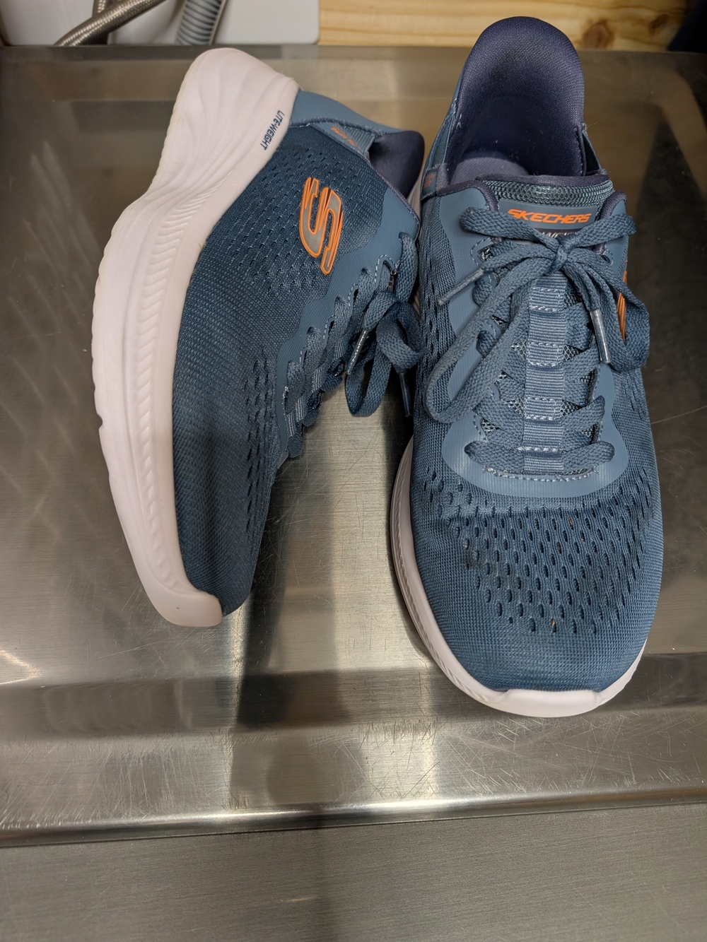 Skechers Women’s Blue Lace-Up Knit Sneakers Size 9.5